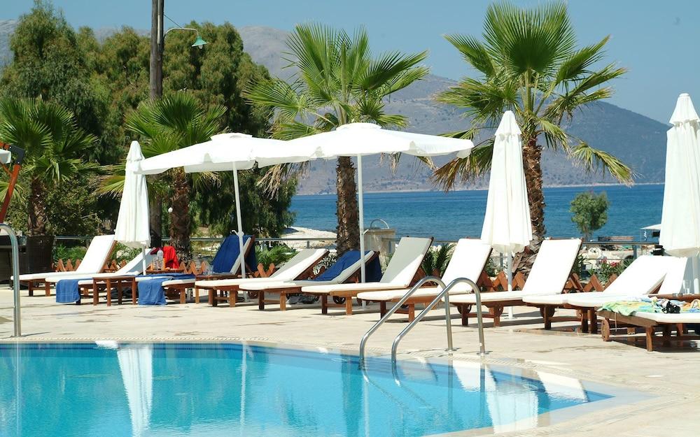 Ionian Emerald Resort Каравомилос Екстериор снимка