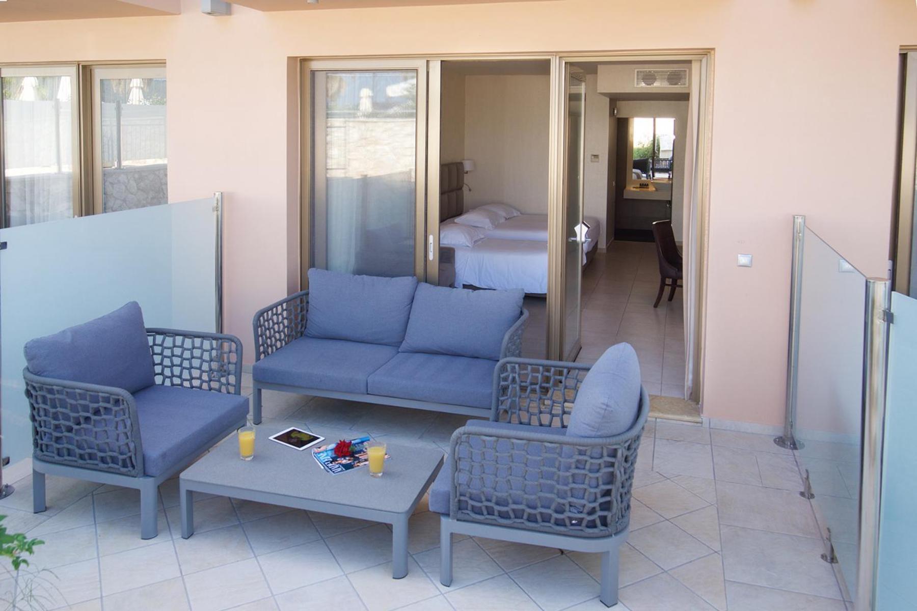Ionian Emerald Resort Каравомилос Стая снимка
