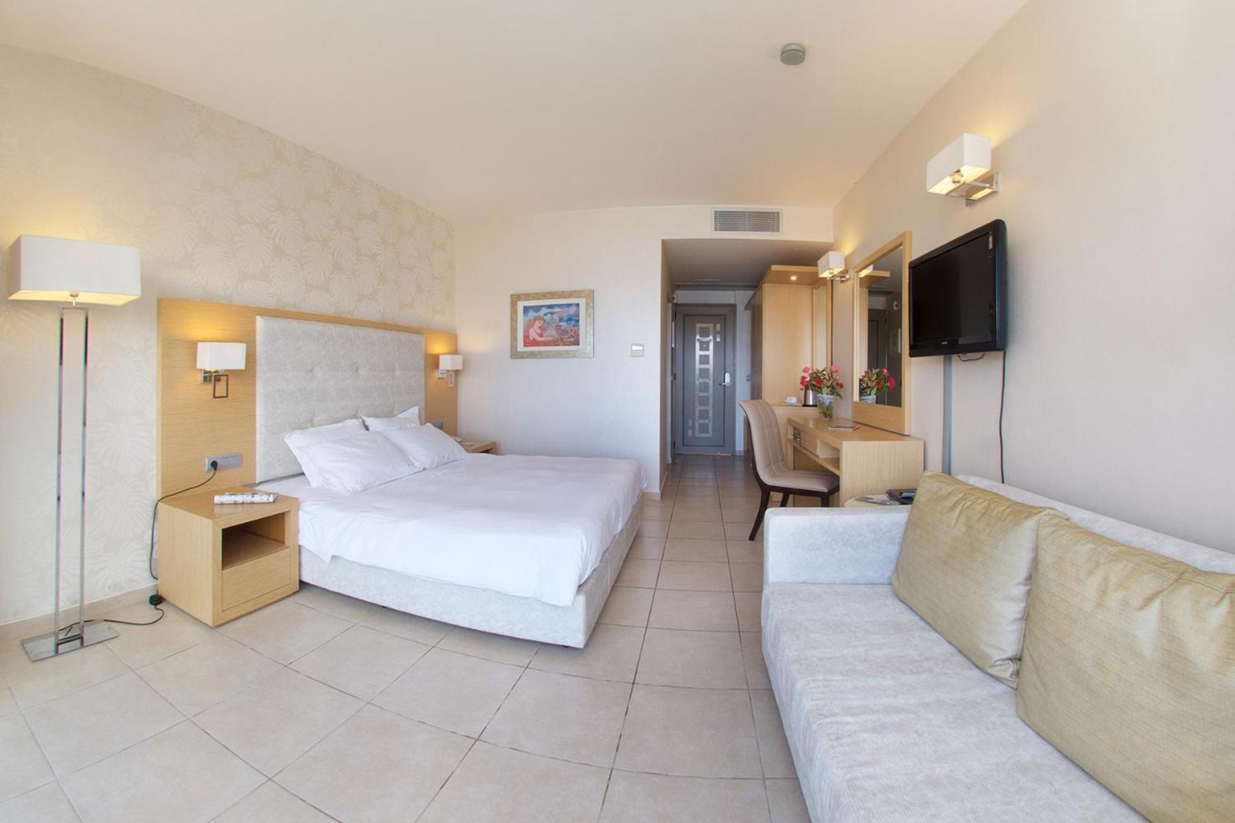 Ionian Emerald Resort Каравомилос Стая снимка