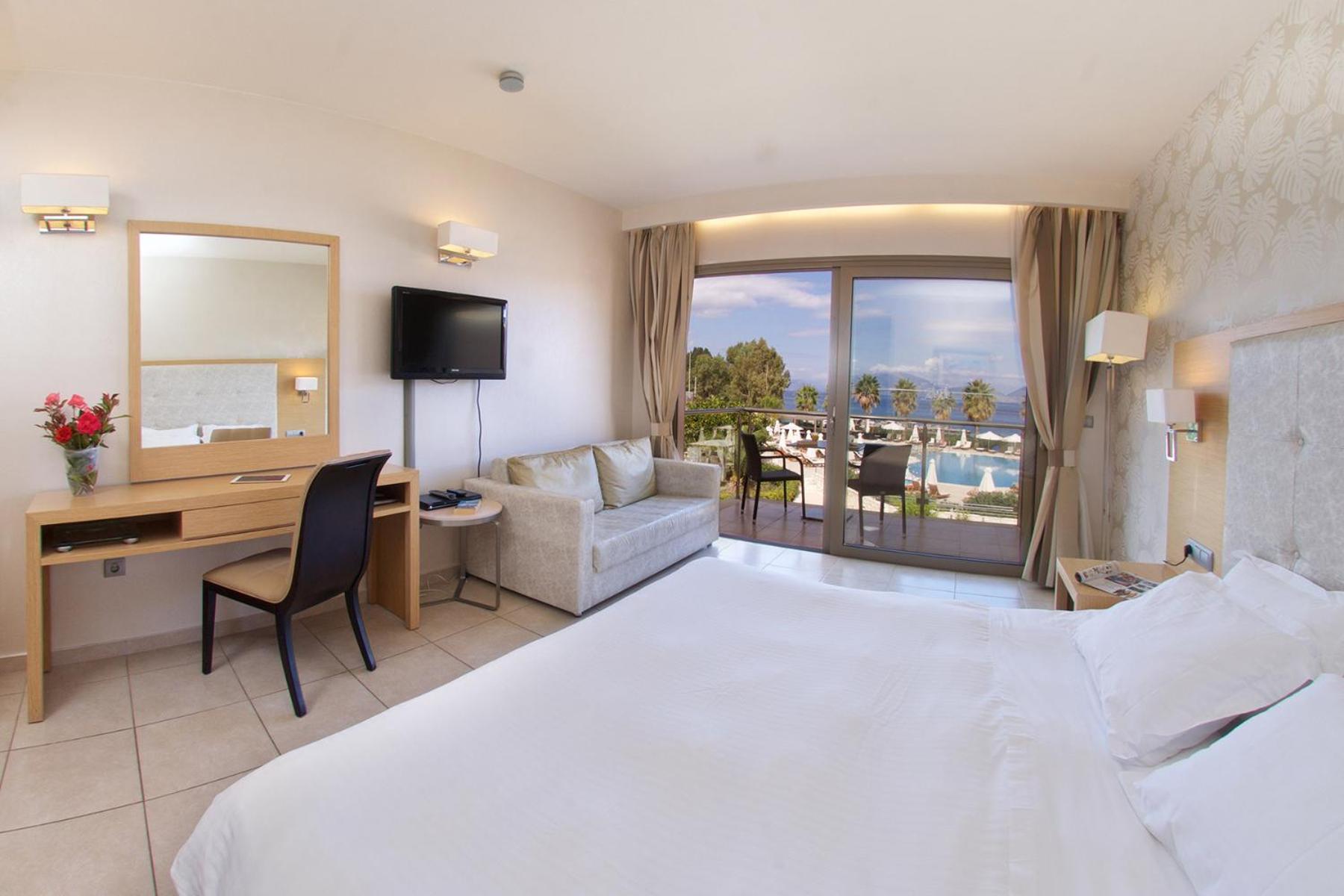 Ionian Emerald Resort Каравомилос Стая снимка